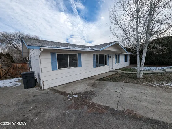 703 Daugherty Pl, Selah, WA 98942