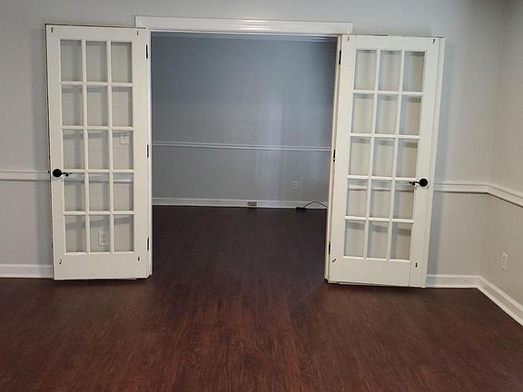 5th image of 214 Beth St