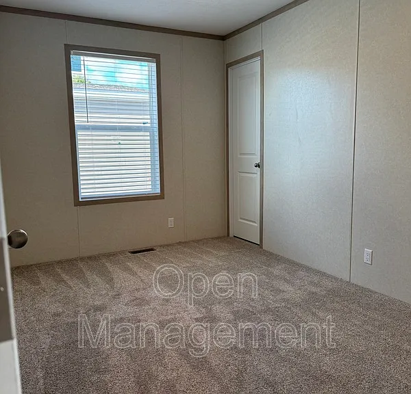 755 N Tratt St #13 — Photo 10