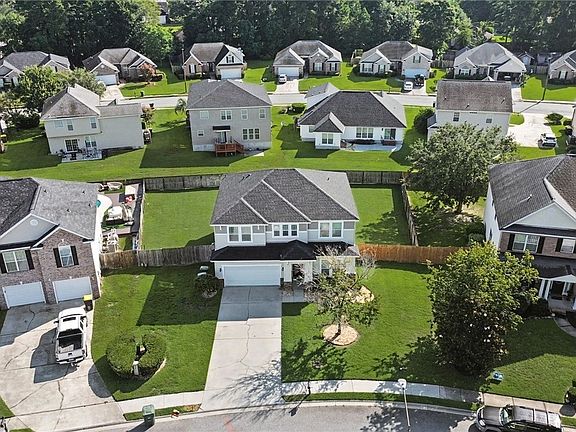 4th image of 143 Grayson Avenue