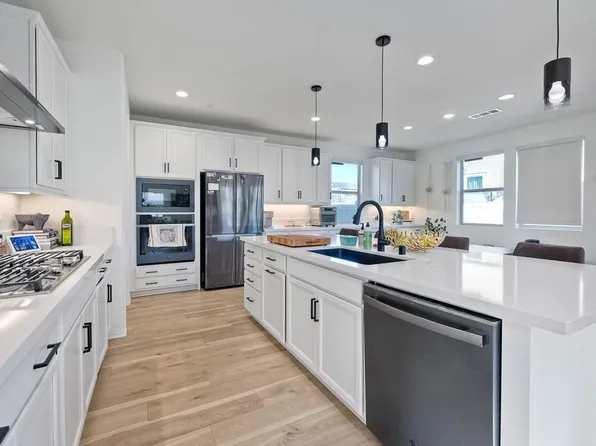 32024 Radiant Dr, Temecula, CA 92591
