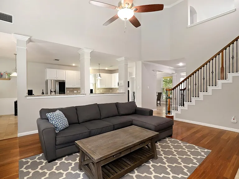 18121 Whitewater Cv — Photo 10