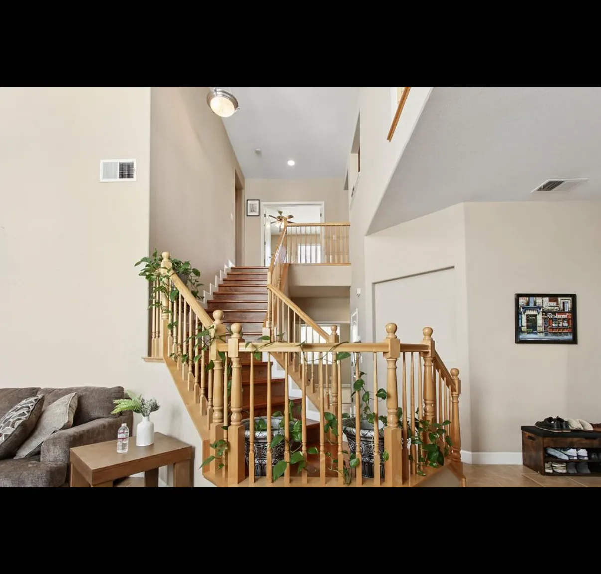 5 bed, 3264 sqft, $1,500 — Photo 4