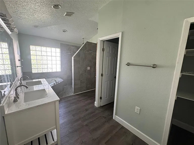 10941 Mill Pond Way — Photo 16