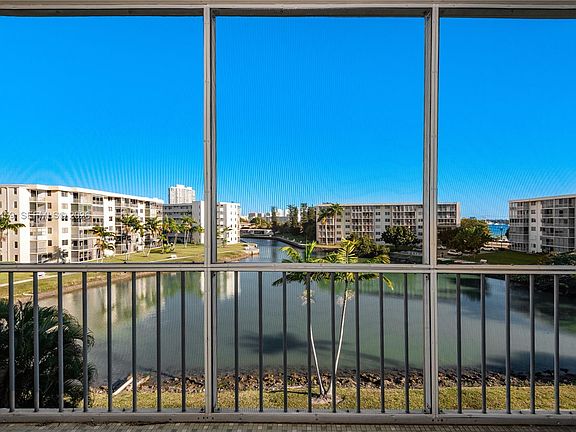 5th image of 2851 Leonard Dr APT J405