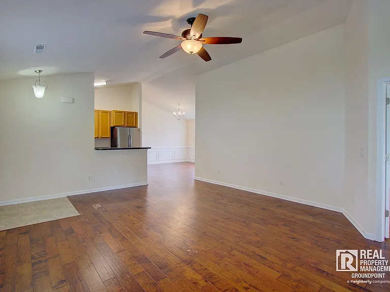 302 Coosawatchie St — Photo 6