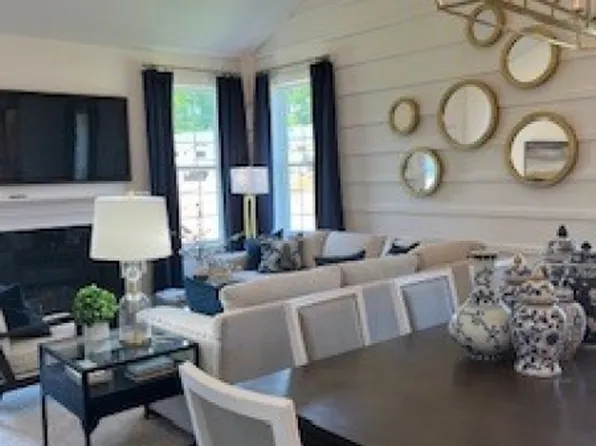 39 Higbie Way, Morris Plains Boro, NJ 07950