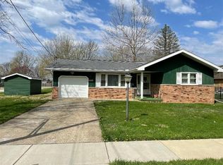 1916 20th St, Charleston, IL 61920