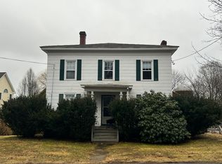 986 South East Street, Amherst, MA 01002