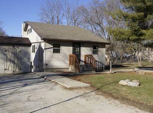 2709 Walnut Dr, Wonder Lake, IL 60097