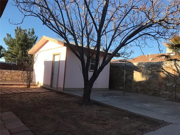 12489 Tierra Bella Dr — Photo 19