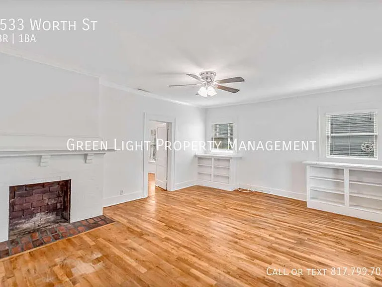 4533 Worth St — Photo 3