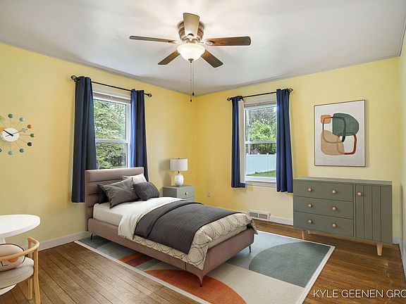 5th image of 100 E 35th St