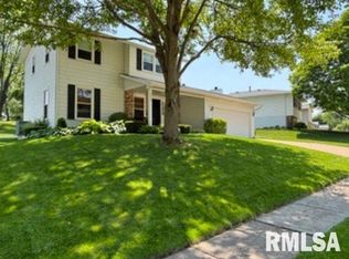 2525 Saint Johns Ct, Bettendorf, IA