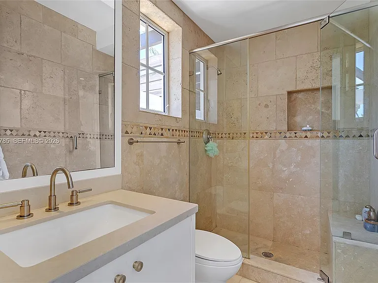 350 Redwood Ln — Photo 18