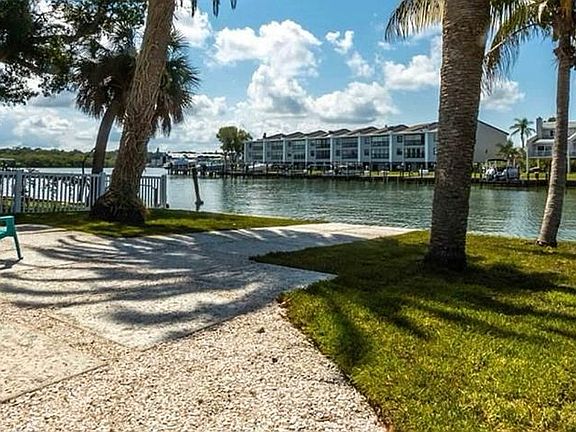 4th image of 341 Bahia Vista Dr