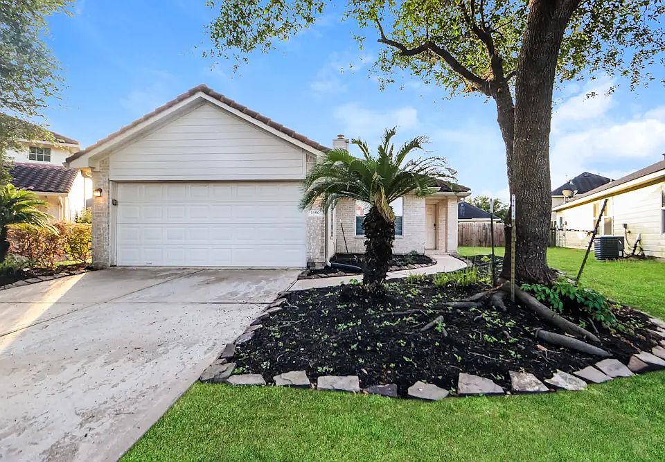 1st image of 1526 Imperial Manor Ln #3042