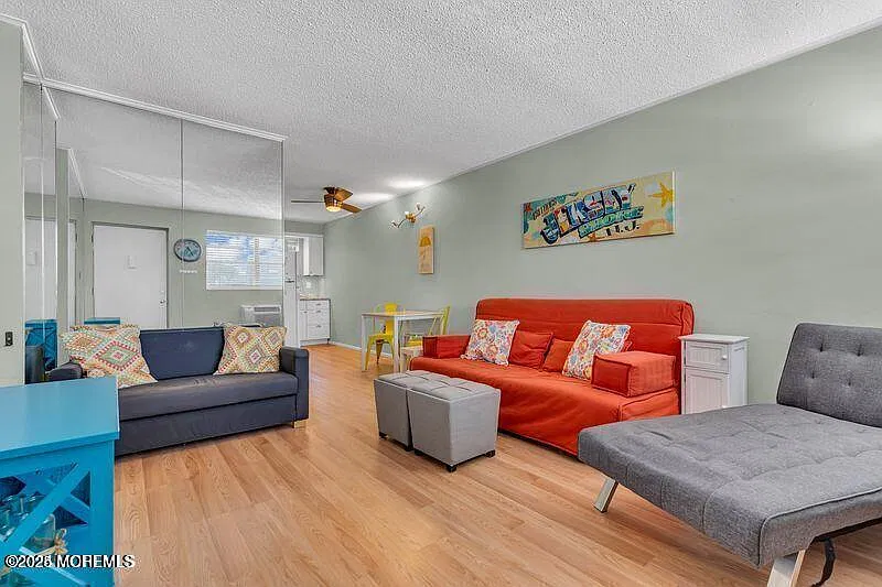 455 Ocean Blvd — Photo 3