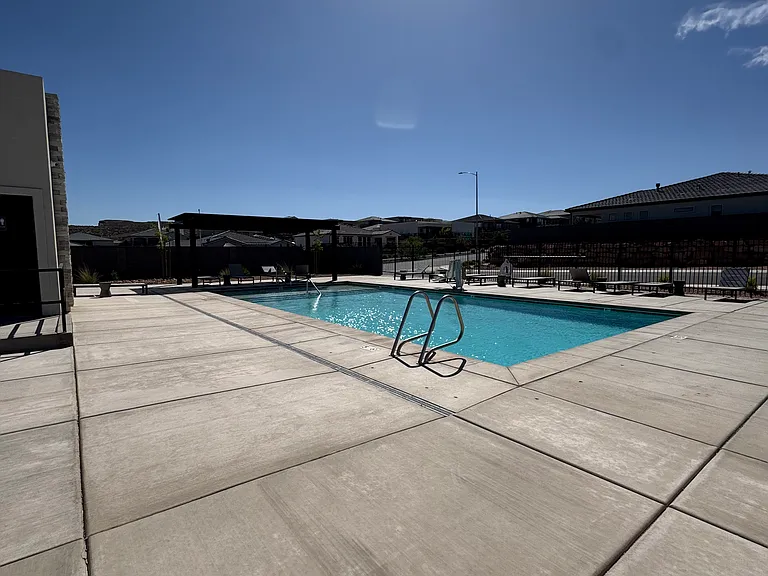 663 S Molveno Trl — Photo 29