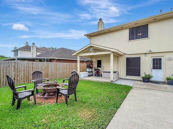 4th image of 4235 Park Ridge Dr