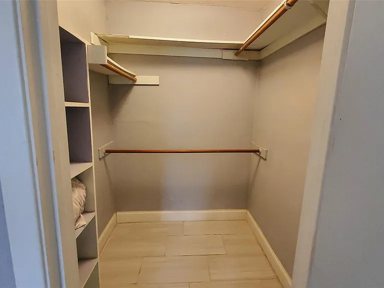 204 Alice Dr — Photo 9