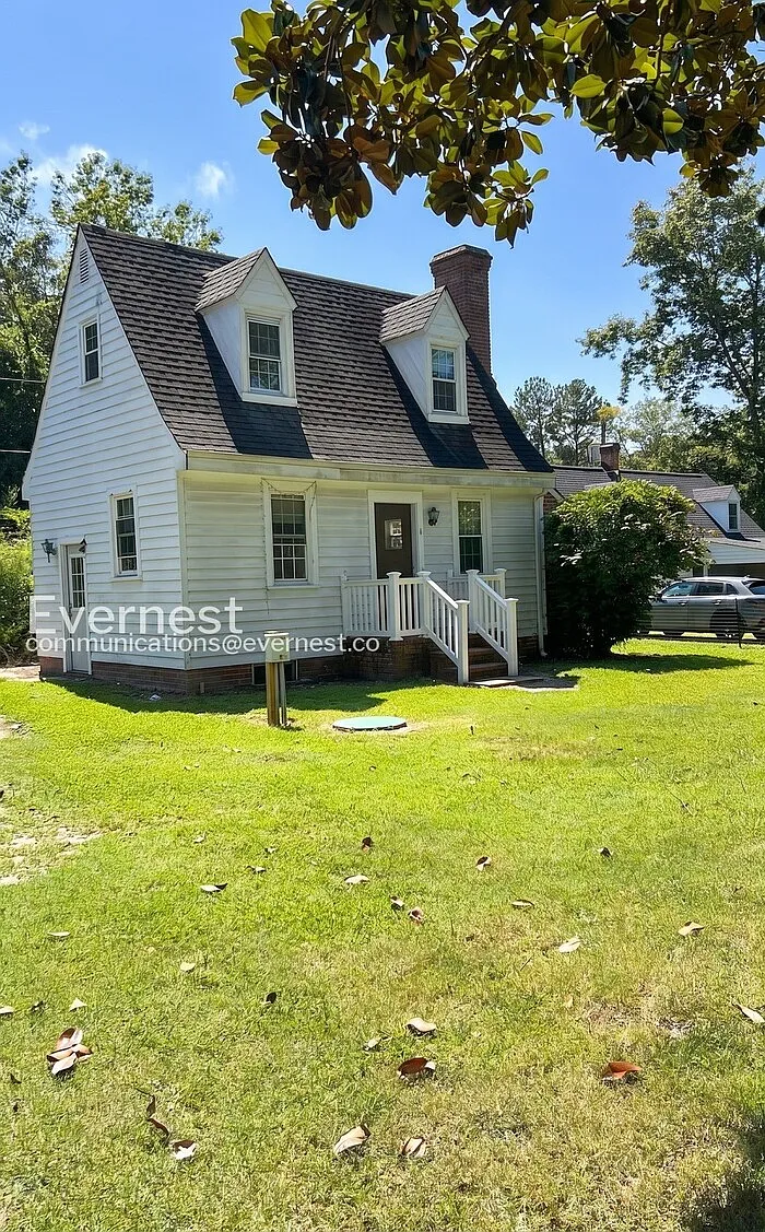 1 bed, 1.0 bath, 672 sqft, $1,300 — Photo 1