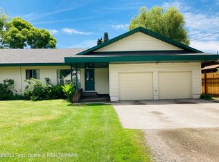 186 E 2nd Ave, Afton, WY 83110