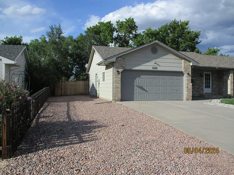2929 Countryside Ct — Photo 16