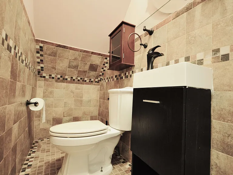 1065 Sterling Pl #GARDEN — Photo 4