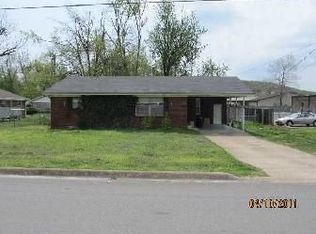210 E Harold St, Fayetteville, AR 72703