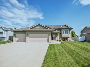 4317 35th Ave S, Fargo, ND 58104