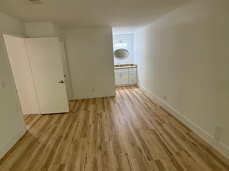 206 Warm Springs Cir — Photo 8