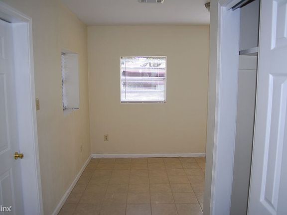 5th image of 346 Rich Ave