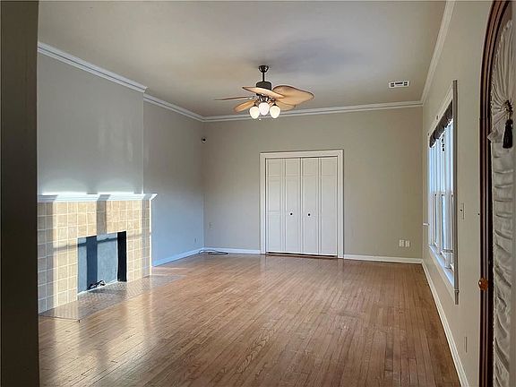5th image of 2129 N Beard Ave