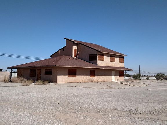 3rd image of 7585 C Ave