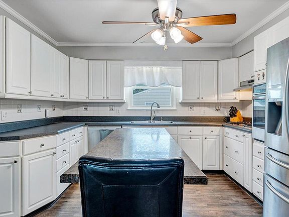 5th image of 5647 Capito St