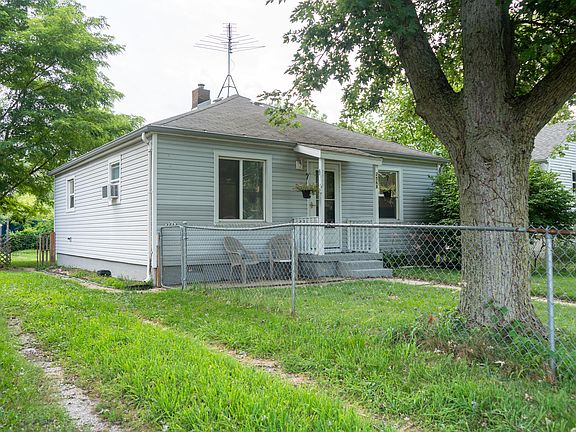2nd image of 2568 Fayette St