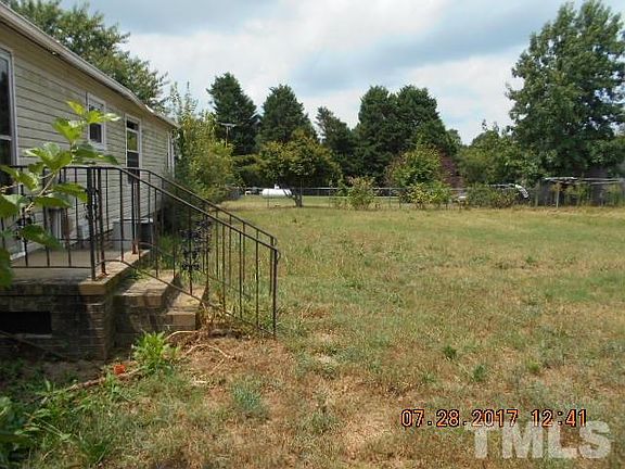 5th image of 100 Meadowview Dr
