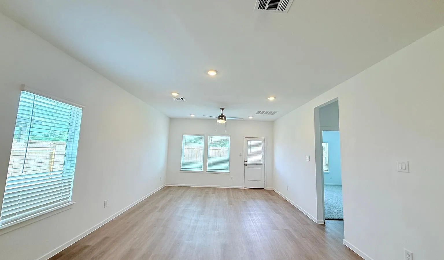 4 bed, 2.5 bath, $2,450 — Photo 3