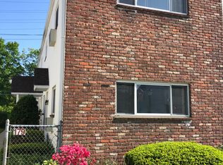 179 Orinoco Dr #C, Brightwaters, NY 11718