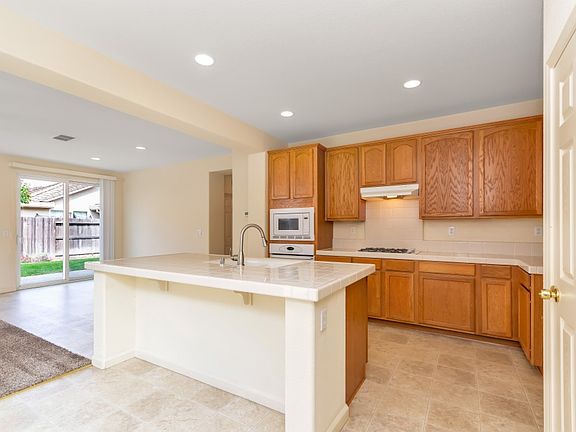 5th image of 1360 Woodford Ln