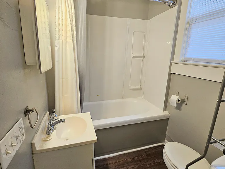 1331 Spy Run Ave #2 — Photo 3