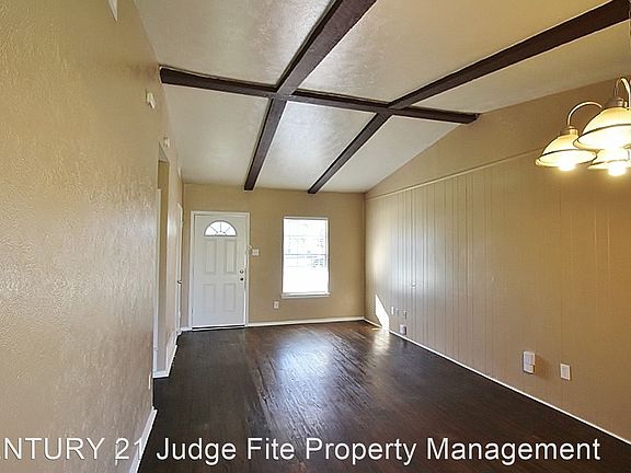 2nd image of 853 Stanford Dr