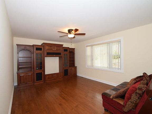 5th image of W3575 Washington Dr