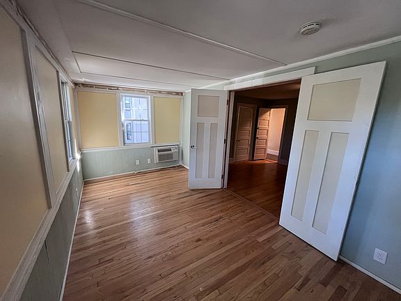 4th image of 1222 Lake Dr SE APT 3