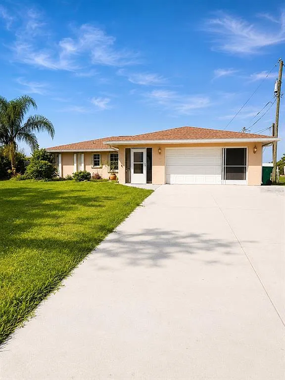 3 bed, 2.0 bath, 2100 sqft, $2,000 — Photo 1