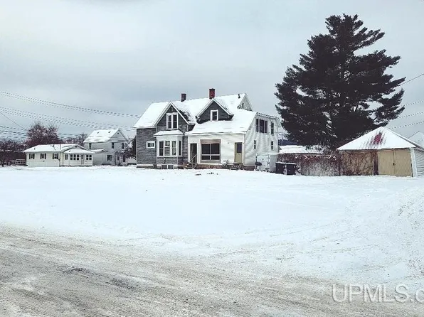 817 River Ave, Iron Mountain, MI 49801