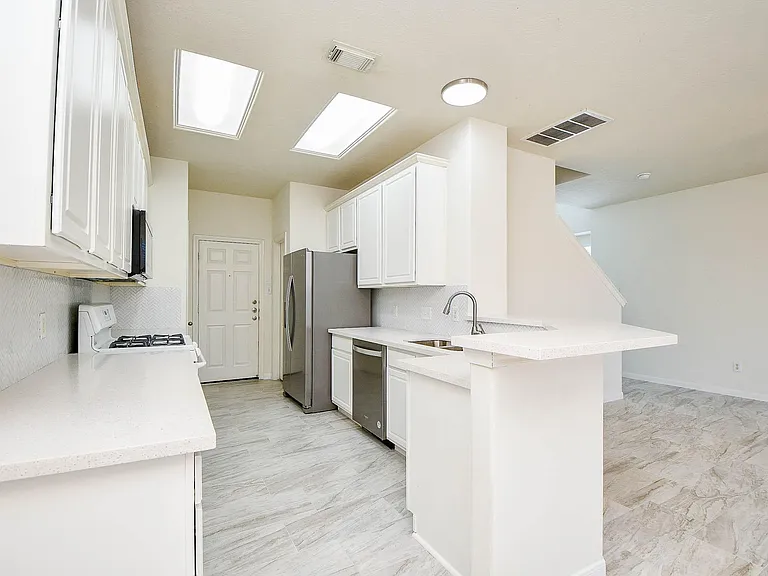 5607 Stonecloud Ln — Photo 16