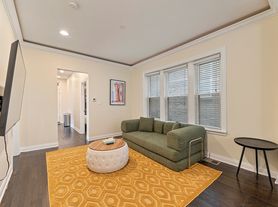 1351 N Lawndale Ave, Chicago, IL