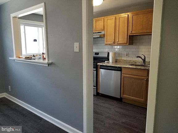 5th image of 337 Francis St